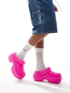 CROCS Hot Pink Platform Stomp Clogs (7M / 9W)